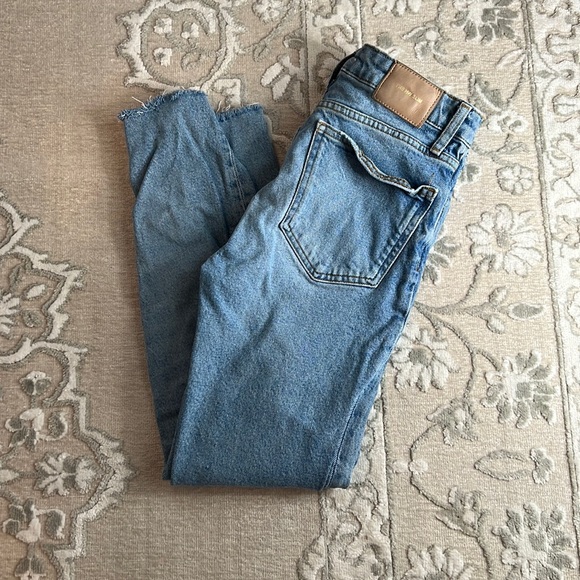 Zara | Distressed Jeans - Picture 2 of 6